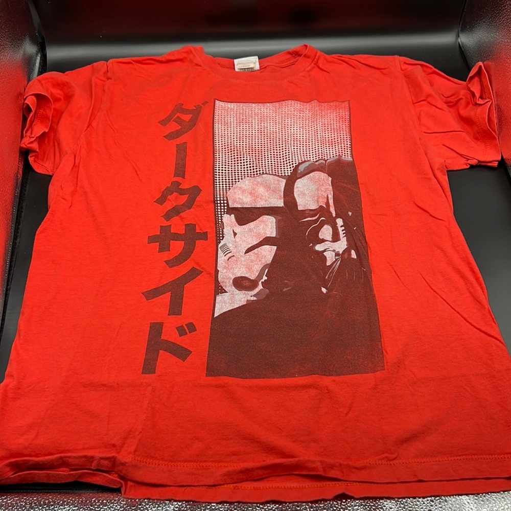 Star Wars red Japanese Men Small S tee shirt